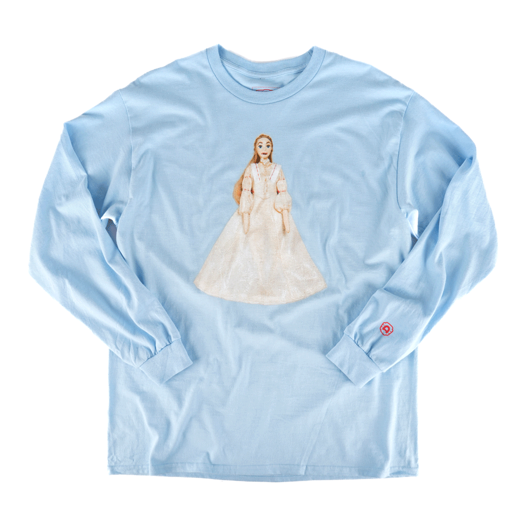 animation of front and back of WUTHERING HEIGHTS shirt